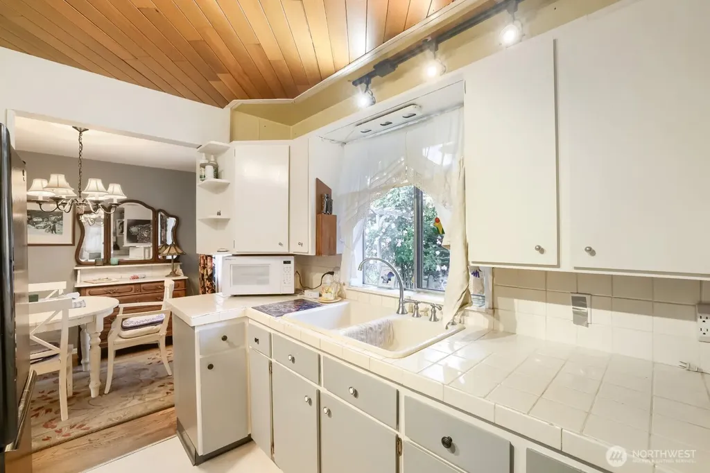 10728 29th Place SW Seattle WA 98146