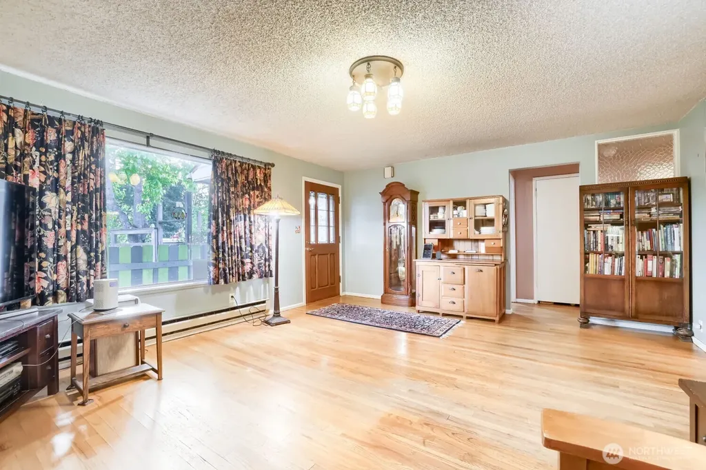 10728 29th Place SW Seattle WA 98146