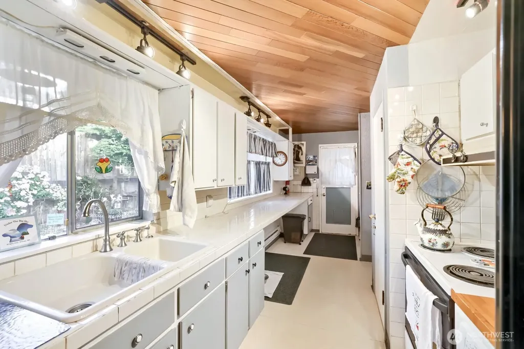 10728 29th Place SW Seattle WA 98146