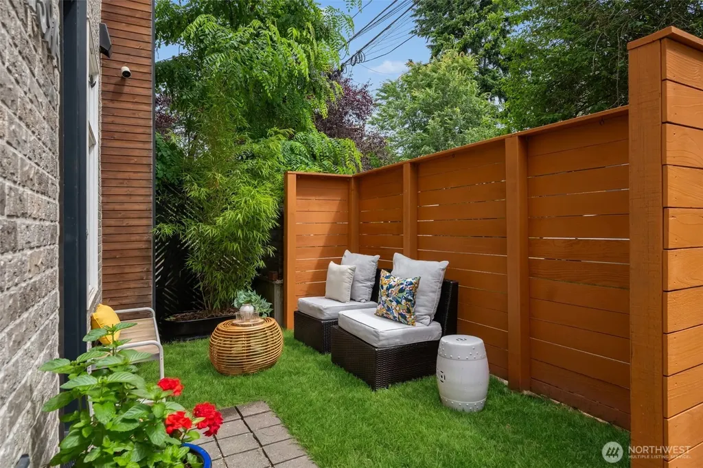 139 22nd Avenue E Seattle WA 98112