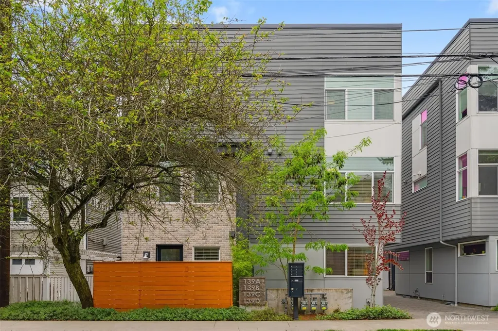 139 22nd Avenue E Seattle WA 98112