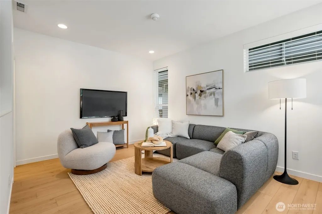 139 22nd Avenue E Seattle WA 98112