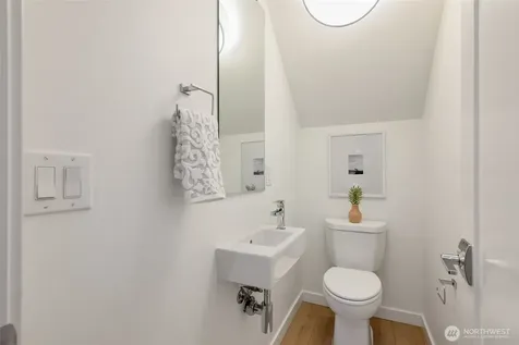 139 22nd Avenue E Seattle WA 98112