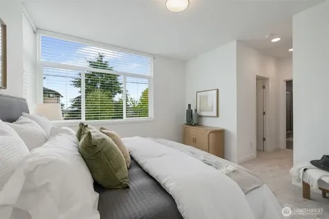 139 22nd Avenue E Seattle WA 98112