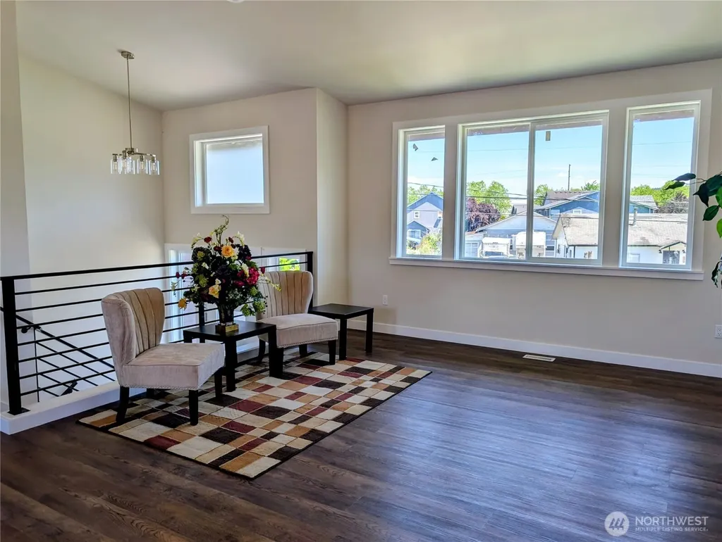 201 Stanley Avenue Algona WA 98001