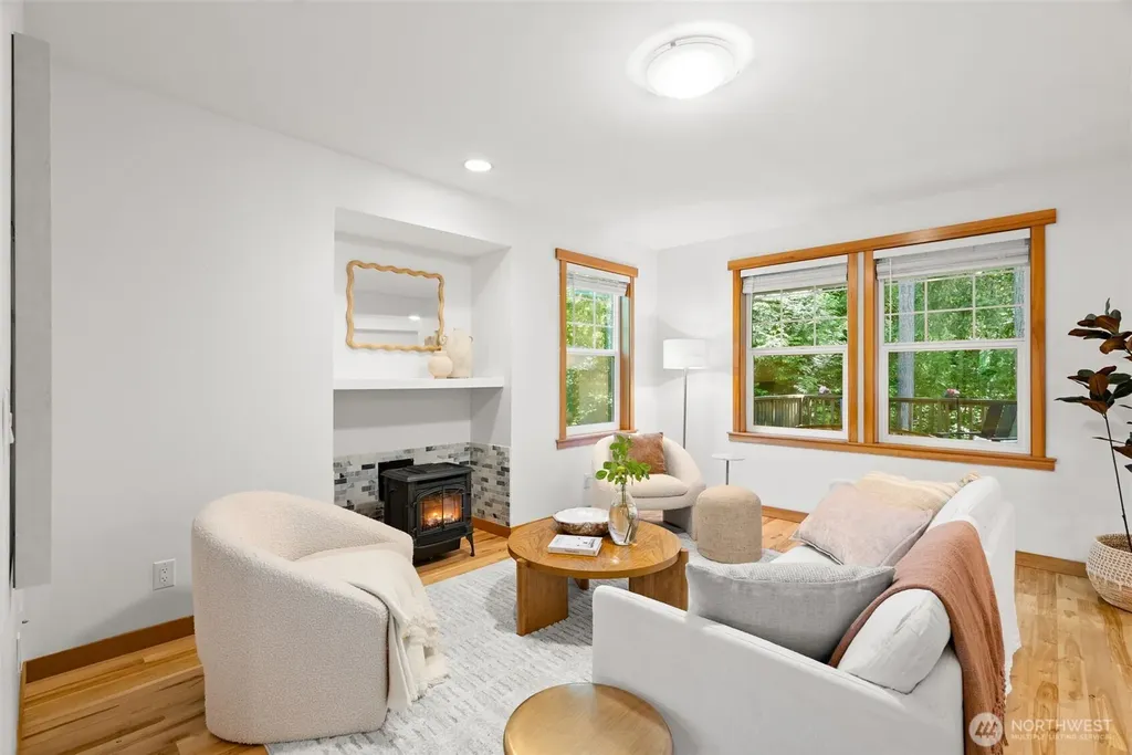 1328 Stonecress Lane NE Bainbridge Island WA 98110