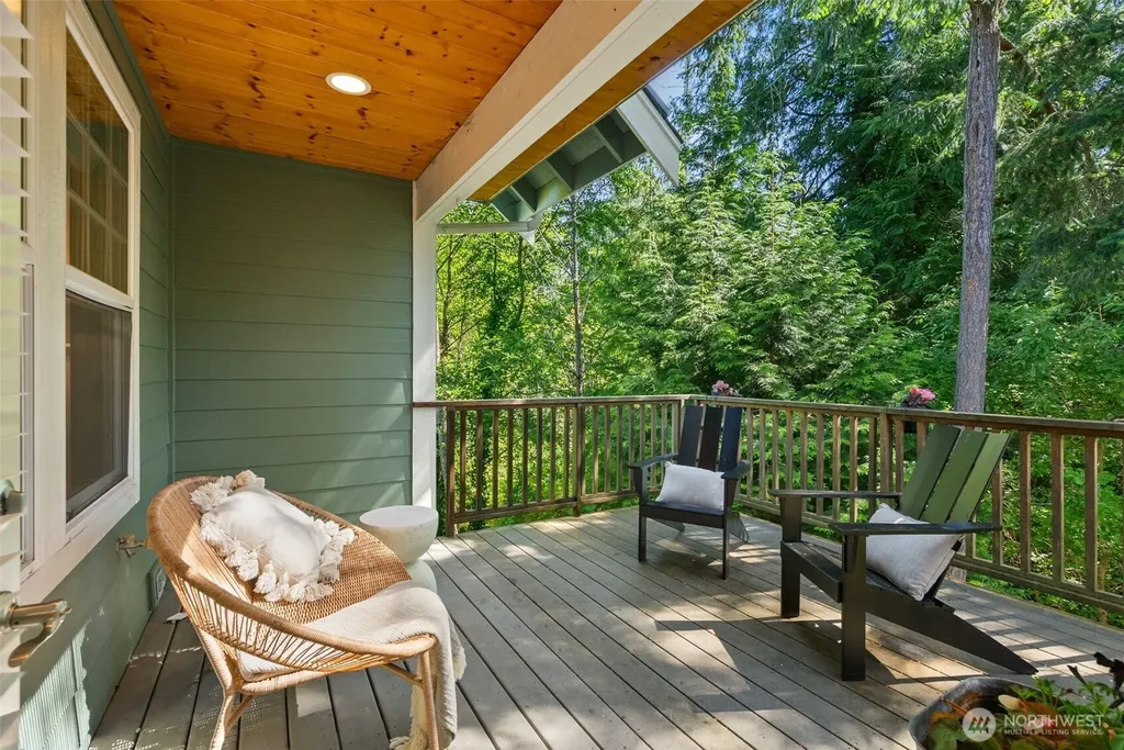 1328 Stonecress Lane NE Bainbridge Island WA 98110
