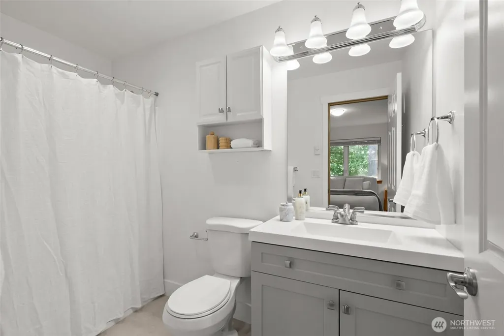 1328 Stonecress Lane NE Bainbridge Island WA 98110