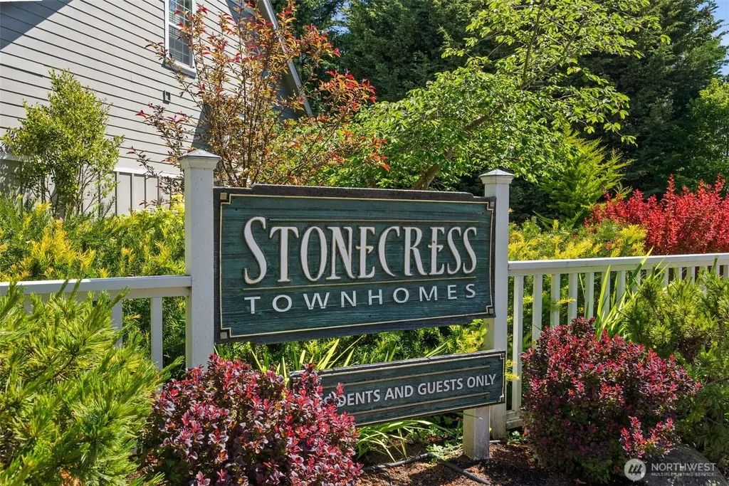 1328 Stonecress Lane NE Bainbridge Island WA 98110