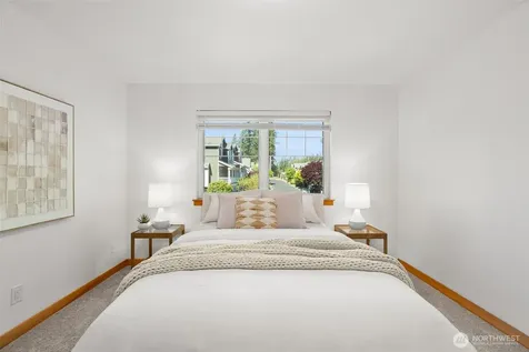 1328 Stonecress Lane NE Bainbridge Island WA 98110