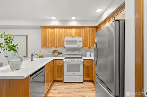 1328 Stonecress Lane NE Bainbridge Island WA 98110