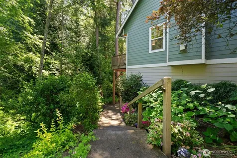 1328 Stonecress Lane NE Bainbridge Island WA 98110