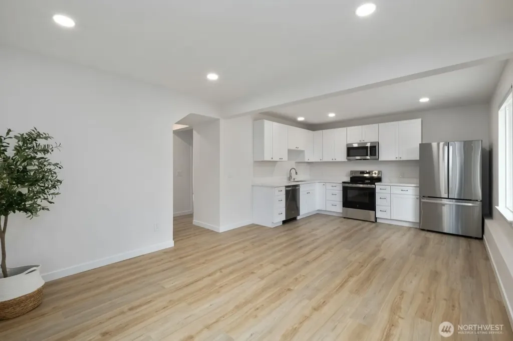 2126 E Grand Avenue Everett WA 98201