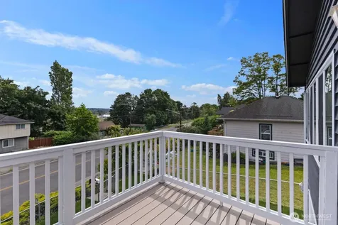2126 E Grand Avenue Everett WA 98201