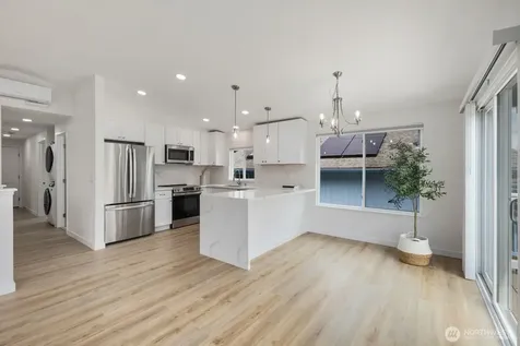 2126 E Grand Avenue Everett WA 98201