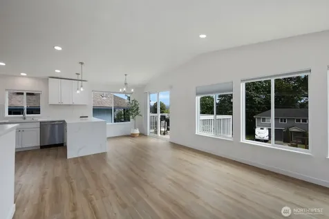 2126 E Grand Avenue Everett WA 98201