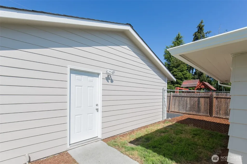 319 N Dunlap Street Sequim WA 98382
