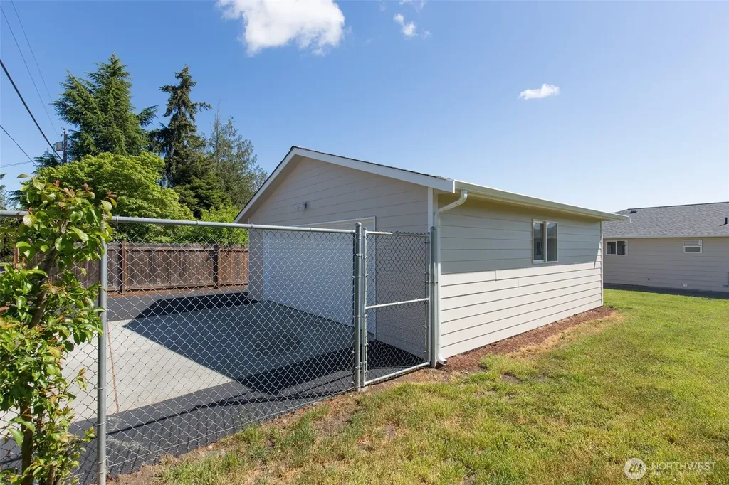 319 N Dunlap Street Sequim WA 98382
