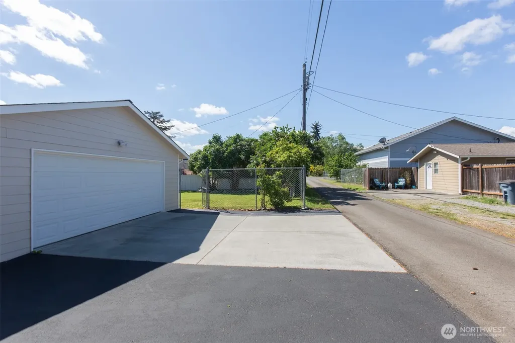 319 N Dunlap Street Sequim WA 98382