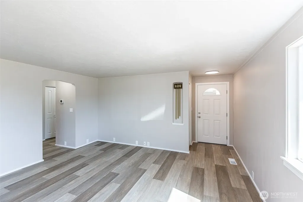 319 N Dunlap Street Sequim WA 98382
