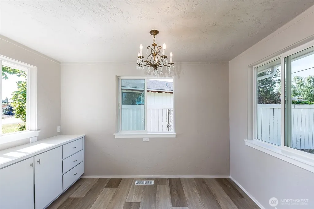 319 N Dunlap Street Sequim WA 98382