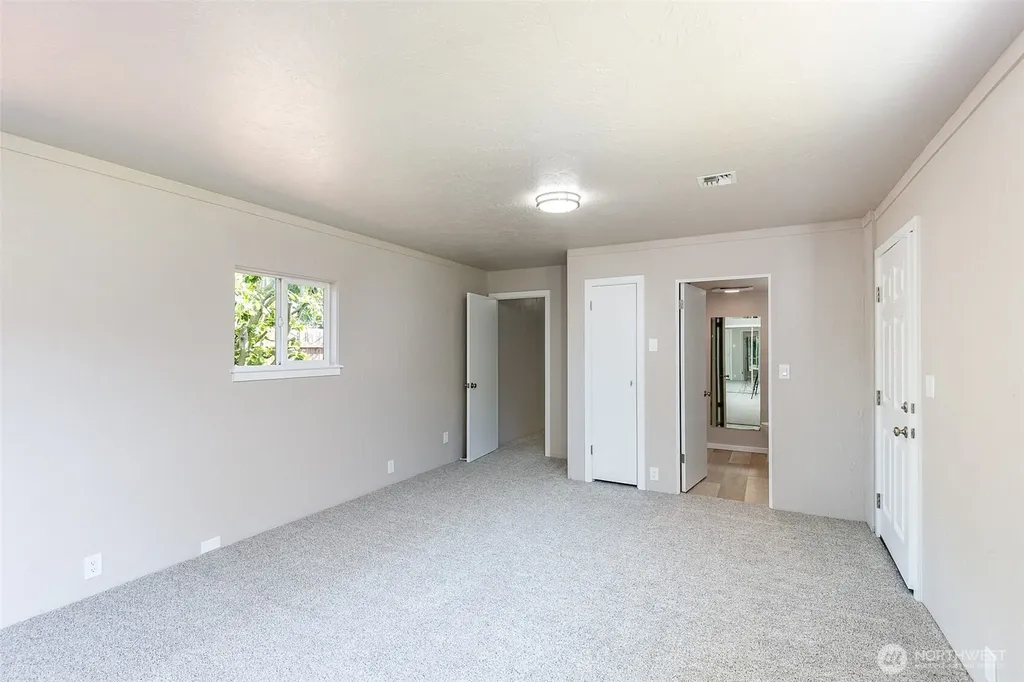 319 N Dunlap Street Sequim WA 98382