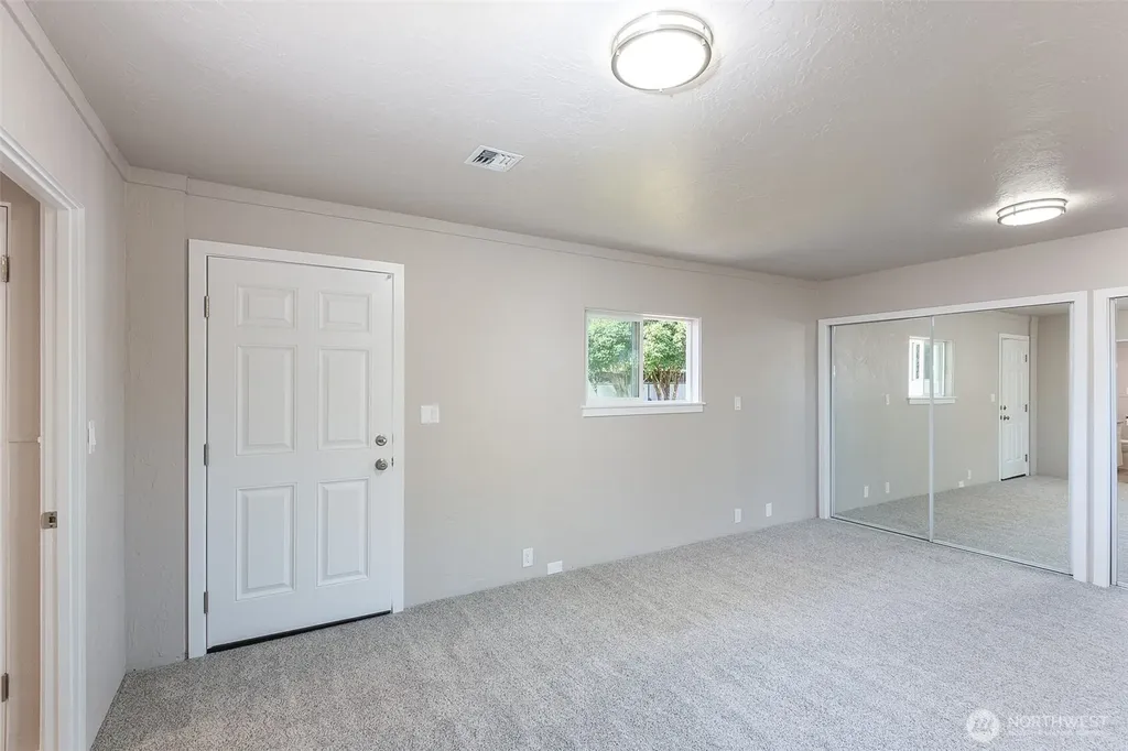 319 N Dunlap Street Sequim WA 98382