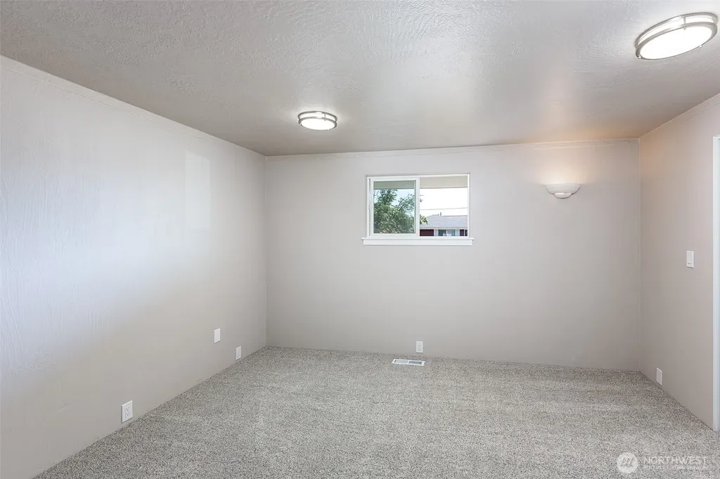 319 N Dunlap Street Sequim WA 98382