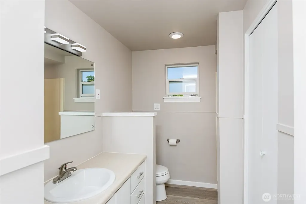 319 N Dunlap Street Sequim WA 98382