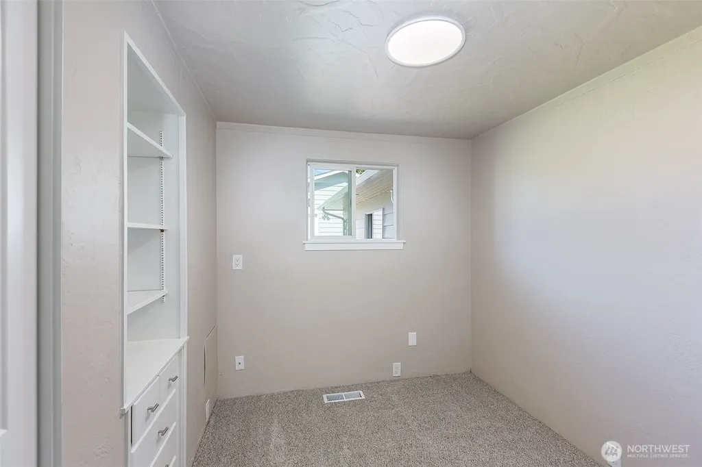 319 N Dunlap Street Sequim WA 98382