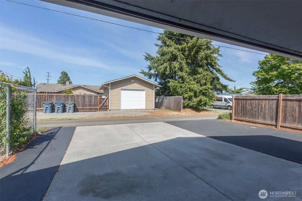 319 N Dunlap Street Sequim WA 98382