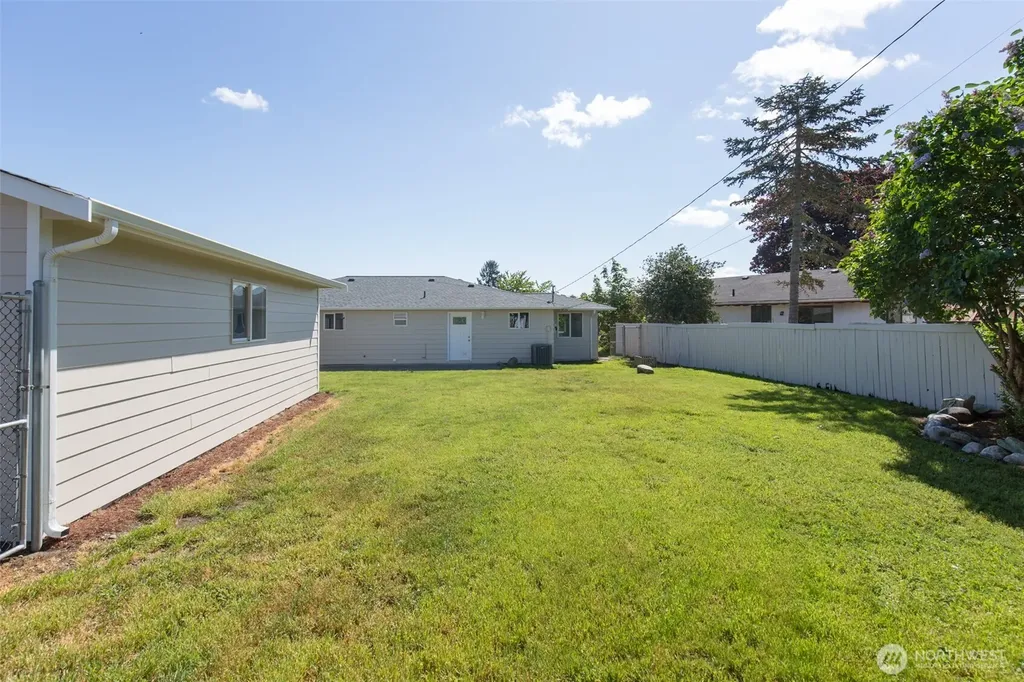319 N Dunlap Street Sequim WA 98382