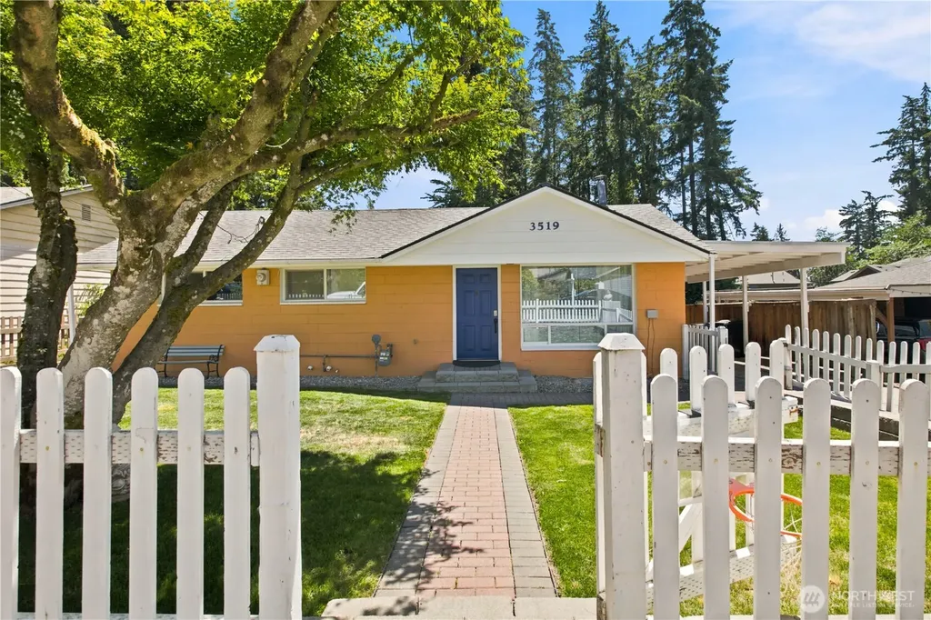 3519 NE 8th Street Renton WA 98056