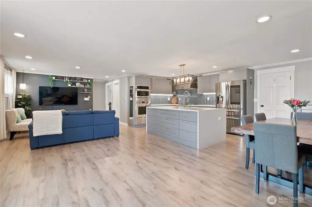 3519 NE 8th Street Renton WA 98056