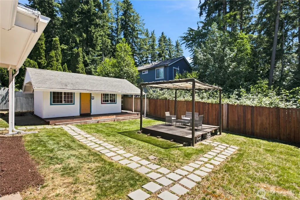 3519 NE 8th Street Renton WA 98056