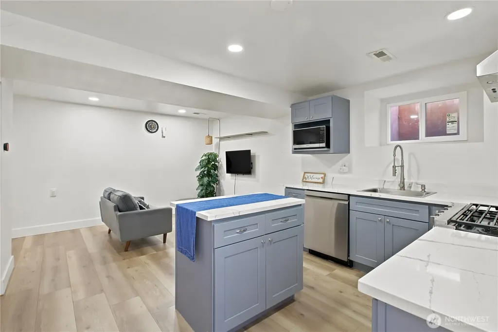 3519 NE 8th Street Renton WA 98056