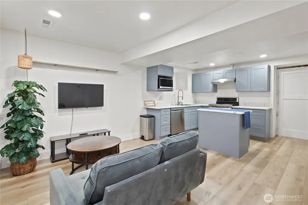 3519 NE 8th Street Renton WA 98056