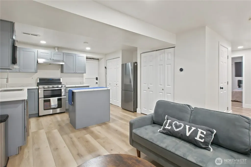 3519 NE 8th Street Renton WA 98056