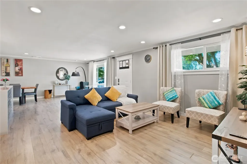 3519 NE 8th Street Renton WA 98056