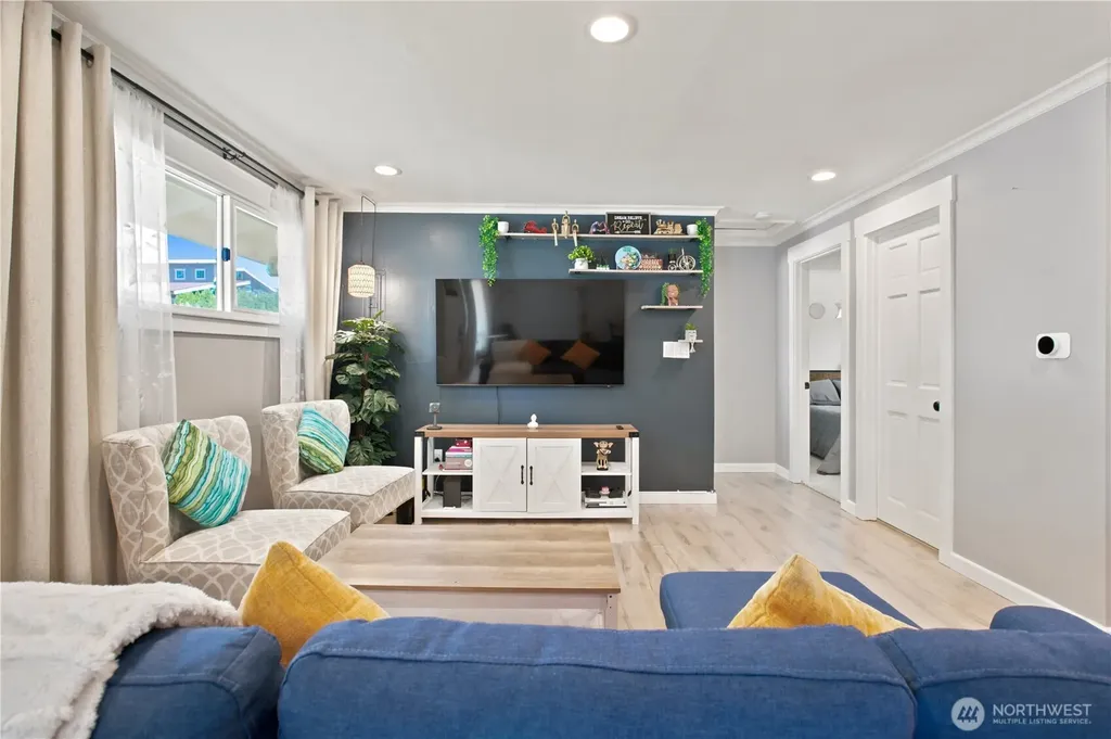 3519 NE 8th Street Renton WA 98056