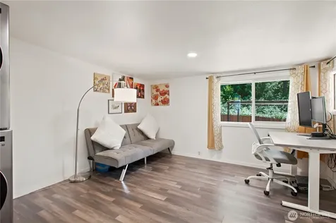 3519 NE 8th Street Renton WA 98056
