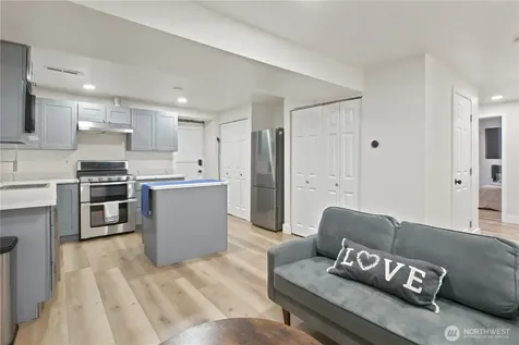 3519 NE 8th Street Renton WA 98056