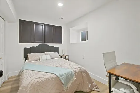 3519 NE 8th Street Renton WA 98056
