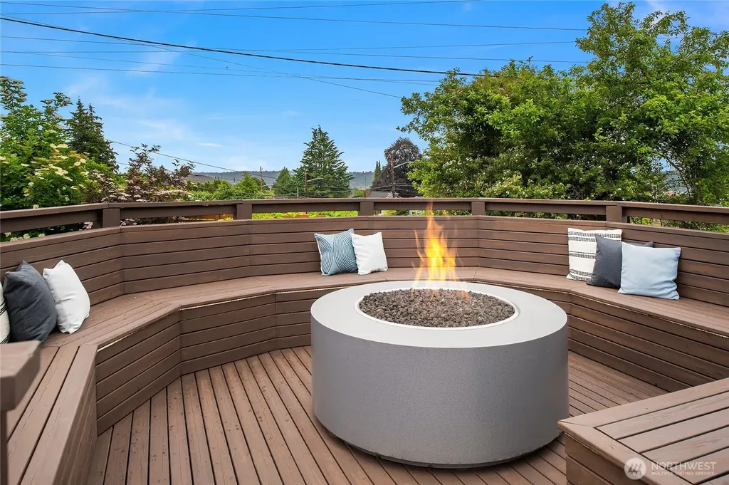4620 15th Avenue S Seattle WA 98108