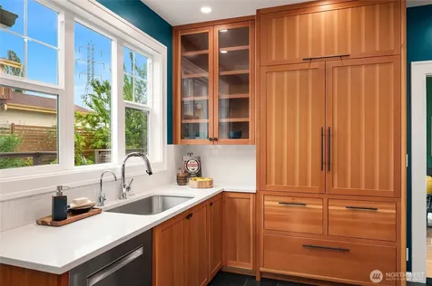 4620 15th Avenue S Seattle WA 98108