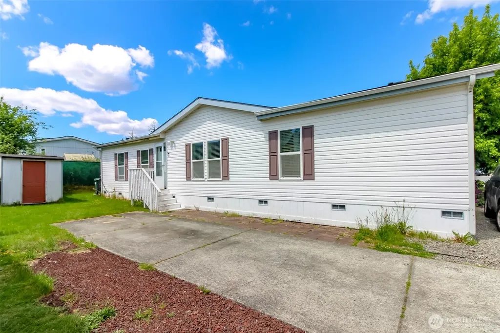 8216 19th Avenue E Tacoma WA 98404