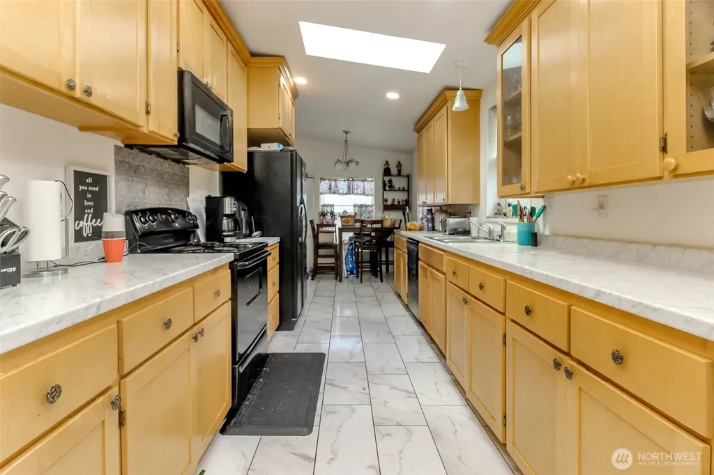 8216 19th Avenue E Tacoma WA 98404