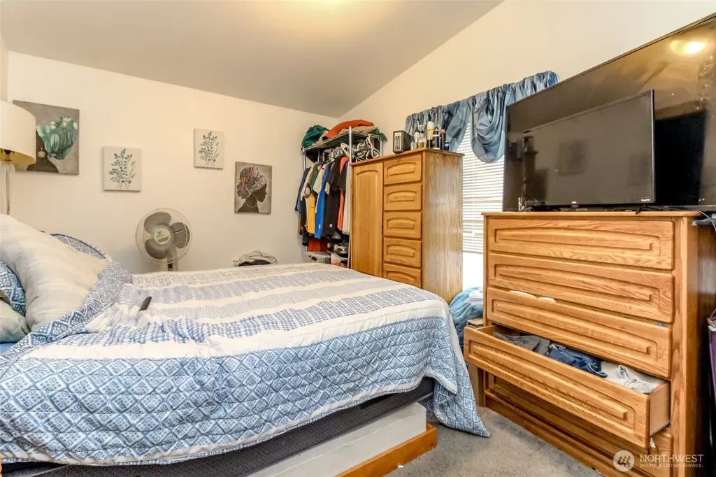 8216 19th Avenue E Tacoma WA 98404