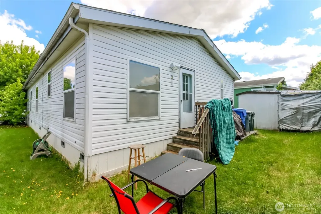 8216 19th Avenue E Tacoma WA 98404
