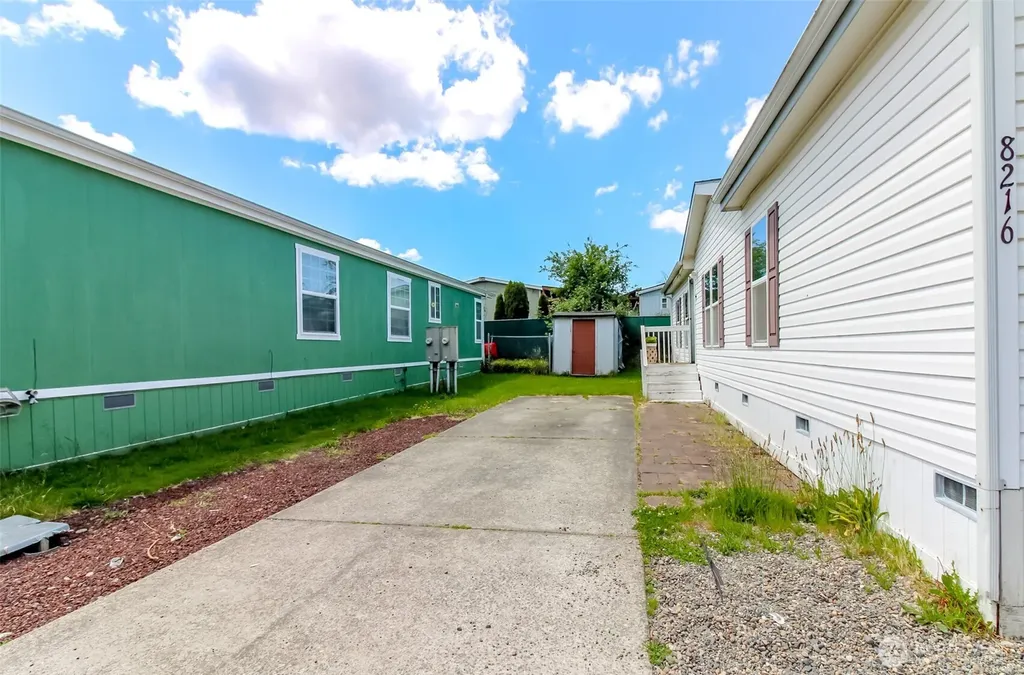 8216 19th Avenue E Tacoma WA 98404